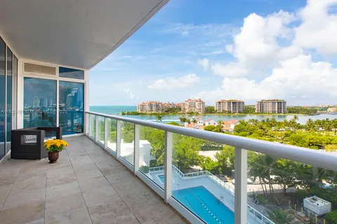 100 S Pointe Dr # 801, Miami Beach FL 33139