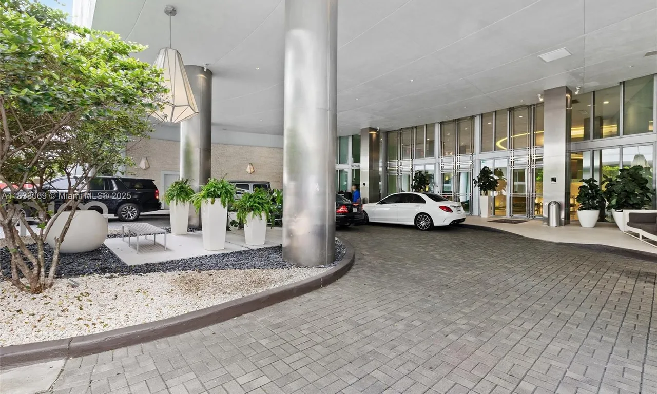 92 SW 3rd St # 3810, Miami FL 33130