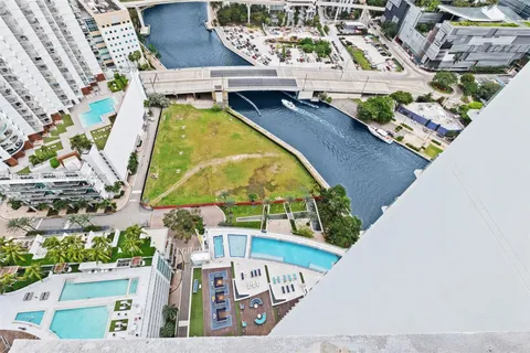 92 SW 3rd St # 3810, Miami FL 33130