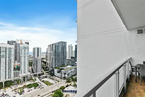 92 SW 3rd St # 3810, Miami FL 33130