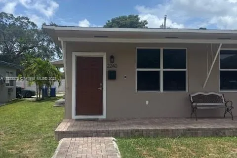 2240 NE 172nd St # 1, North Miami Beach FL 33160