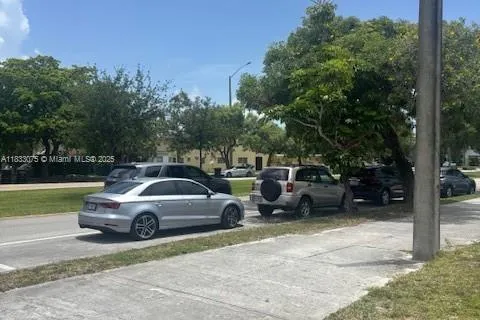 2240 NE 172nd St # 1, North Miami Beach FL 33160