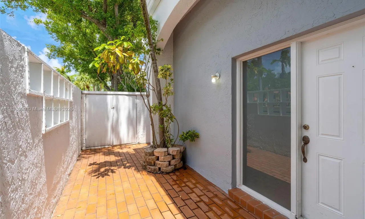 20908 Leeward Ct # 3, Aventura FL 33180