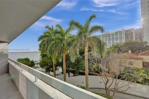 1627 Brickell Ave # 605, Miami FL 33129