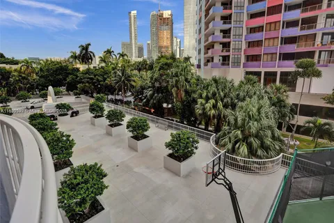 1627 Brickell Ave # 605, Miami FL 33129