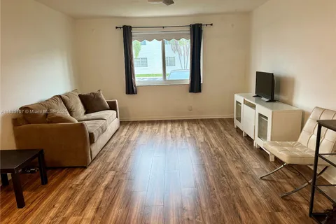 1821 NE 62nd St # 405, Fort Lauderdale FL 33308