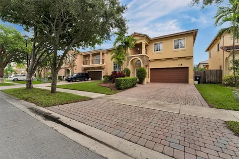 22457 SW 94th Path, Cutler Bay FL 33190