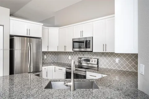 1524 Canary Island Dr # 1524, Weston FL 33327