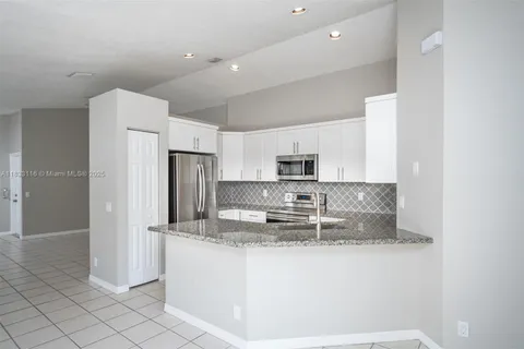 1524 Canary Island Dr # 1524, Weston FL 33327