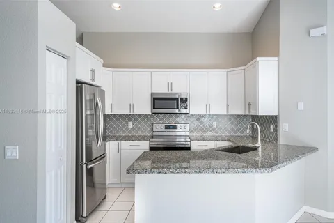 1524 Canary Island Dr # 1524, Weston FL 33327