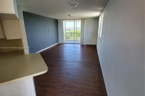 8353 Lake Dr # 506, Doral FL 33166