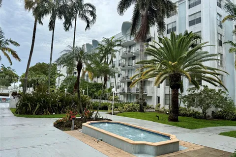 492 NW 165th St Rd # 609, Miami FL 33169