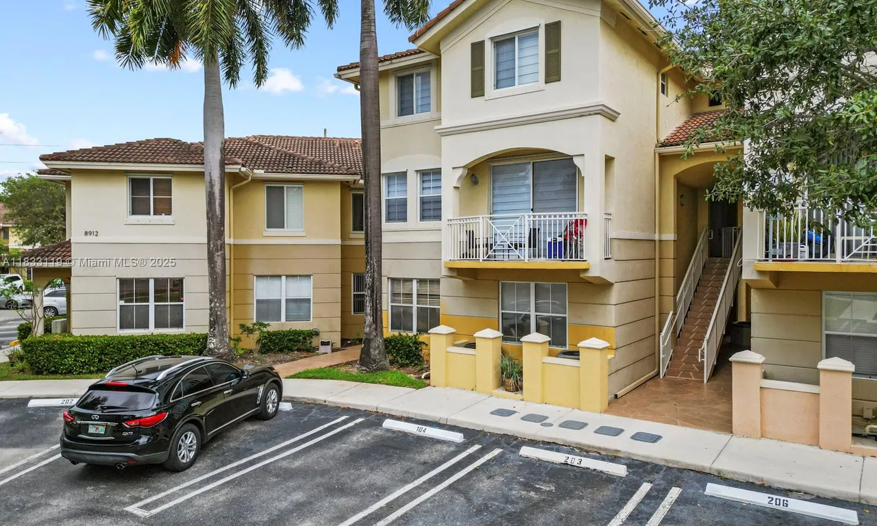 8912 W Flagler St # 103, Miami FL 33174