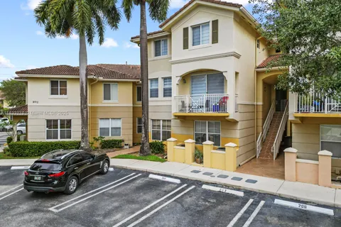 8912 W Flagler St # 103, Miami FL 33174