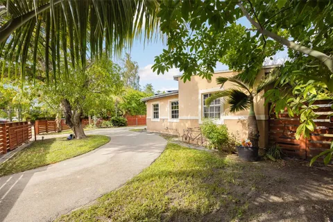 6401 SW 63rd Ct, South Miami FL 33143