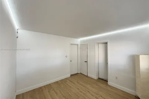 421 NE 68th St # 4, Miami FL 33138