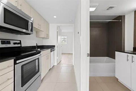 910 West Ave # 0308, Miami Beach FL 33139