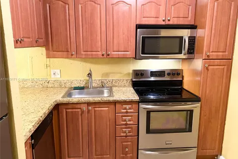 4001 N University Dr # 103, Sunrise FL 33351