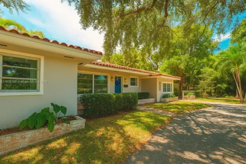 1180 NE 102nd St, Miami Shores FL 33138