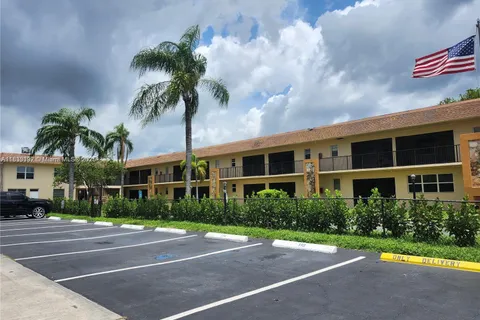 421 NE 1st St # 112, Hallandale Beach FL 33009