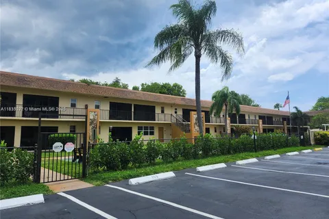 421 NE 1st St # 112, Hallandale Beach FL 33009