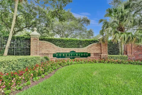 9215 S Southern Orchard Rd S, Davie FL 33328