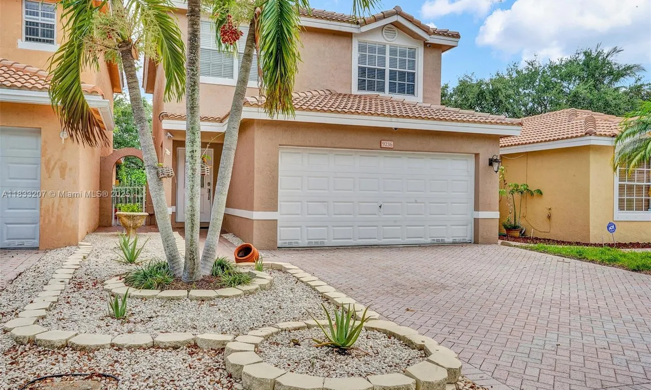 9236 NW 54th St # 9236, Sunrise FL 33351