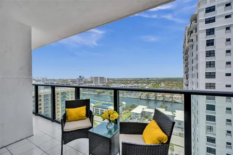 2301 S Ocean Dr # 2206, Hollywood FL 33019