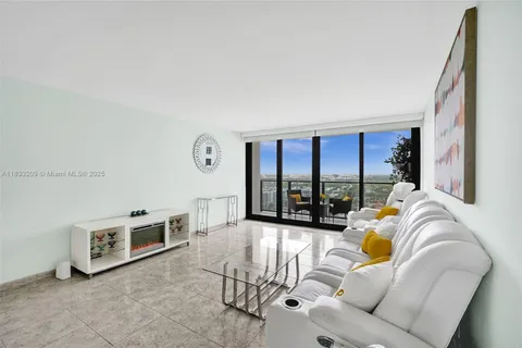2301 S Ocean Dr # 2206, Hollywood FL 33019