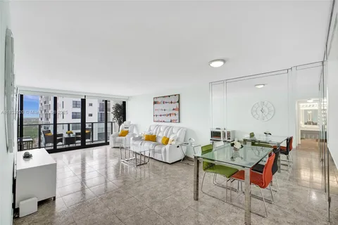 2301 S Ocean Dr # 2206, Hollywood FL 33019