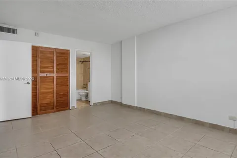 3660 NE 166th St # 603, North Miami Beach FL 33160