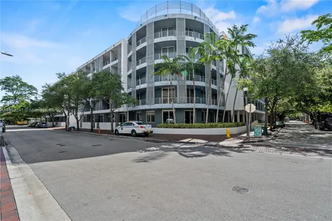 3339 Virginia # 310, Coconut Grove FL 33175