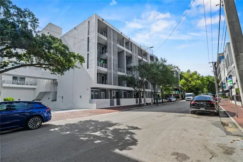 3339 Virginia # 310, Coconut Grove FL 33175