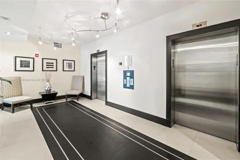 3339 Virginia # 310, Coconut Grove FL 33175