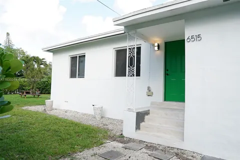 6515 NW 1st Pl, Miami FL 33150
