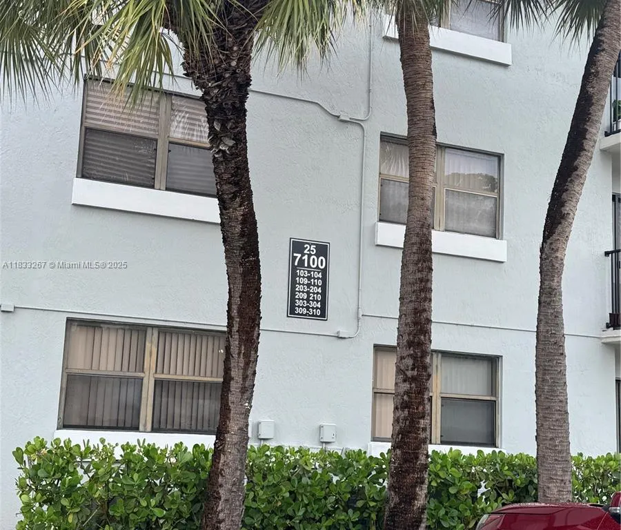 7100 NW 179th St # 208, Hialeah FL 33015