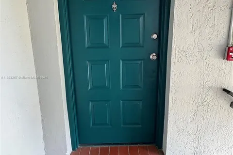 7100 NW 179th St # 208, Hialeah FL 33015