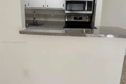 7100 NW 179th St # 208, Hialeah FL 33015