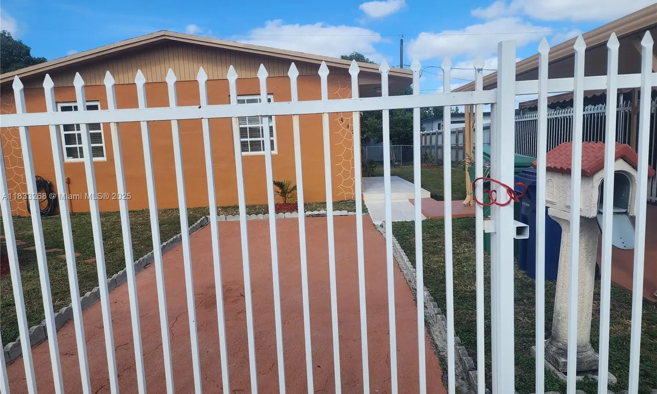 4447 NW 169th Ter, Miami Gardens FL 33055
