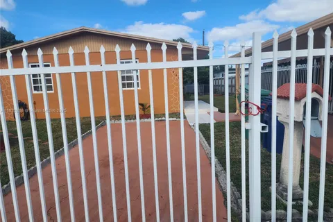 4447 NW 169th Ter, Miami Gardens FL 33055