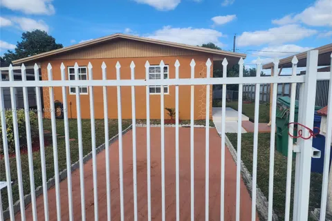 4447 NW 169th Ter, Miami Gardens FL 33055