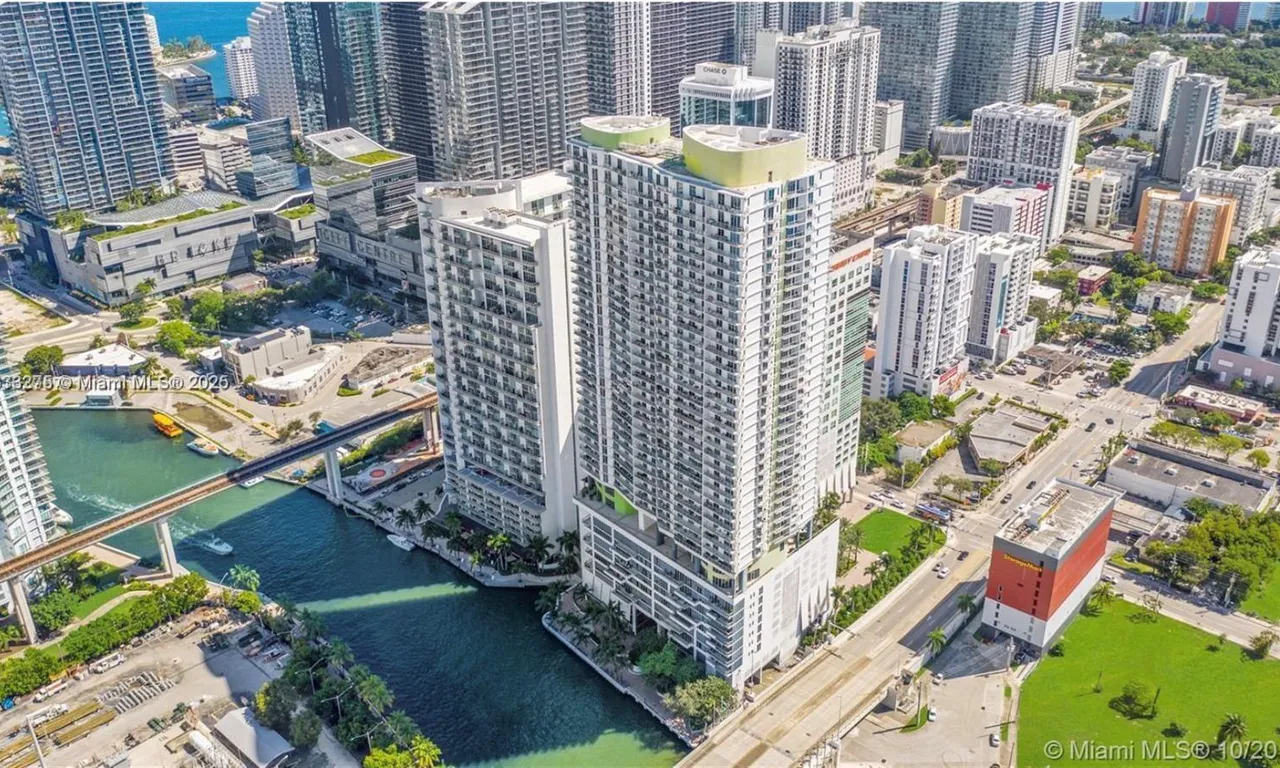 185 SW 7th St # 3600, Miami FL 33130