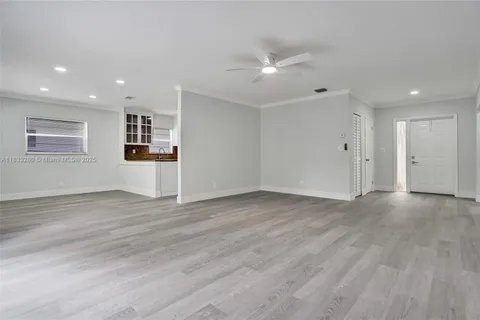 2444 Raleigh St, Hollywood FL 33020