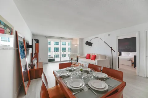 1200 Brickell Bay Dr # 3514, Miami FL 33131