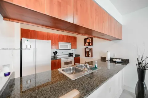 1200 Brickell Bay Dr # 3514, Miami FL 33131
