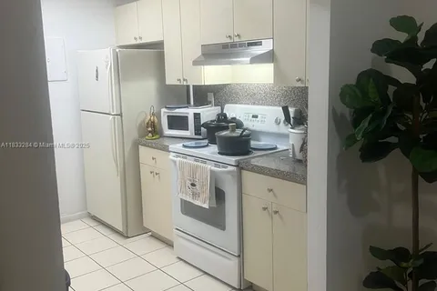 580 NW 114th Ave # 103, Sweetwater FL 33172