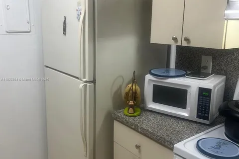 580 NW 114th Ave # 103, Sweetwater FL 33172