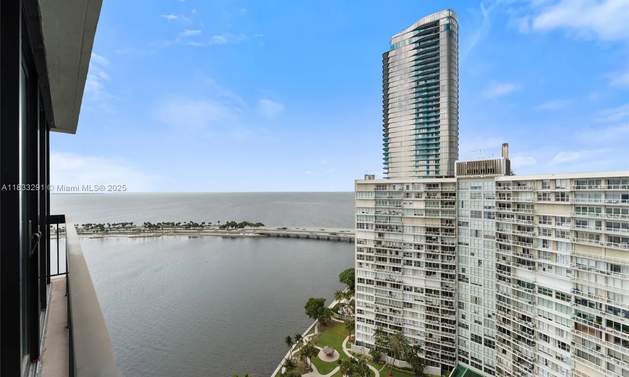 2333 Brickell Ave # 2302, Miami FL 33129