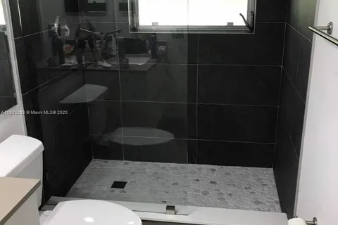 4200 Oaks Ter # 206, Pompano Beach FL 33069