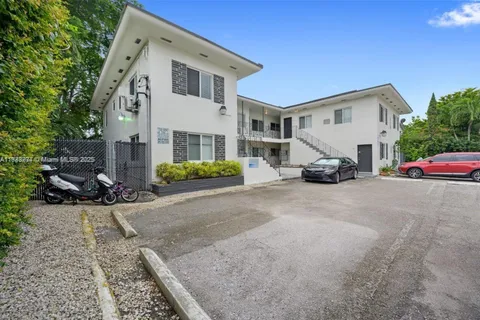 520 NE 82nd Ter # 9, Miami FL 33138